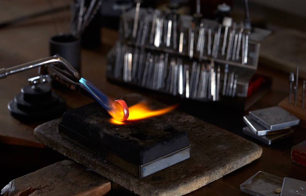 Nous ne travaillons qu’avec de l’or certifié éco-responsable.