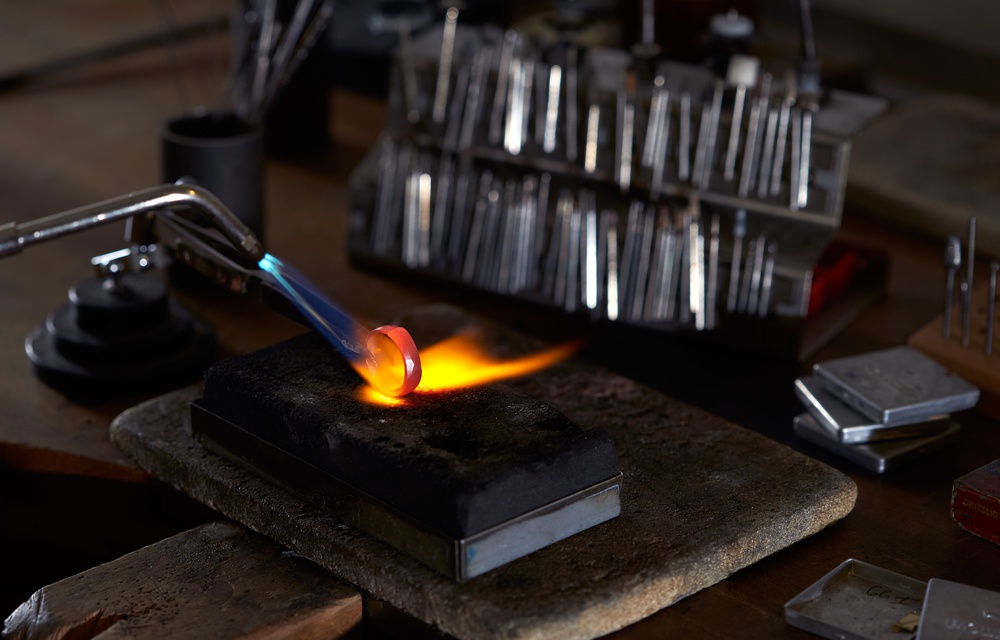 Nous ne travaillons qu’avec de l’or certifié éco-responsable.