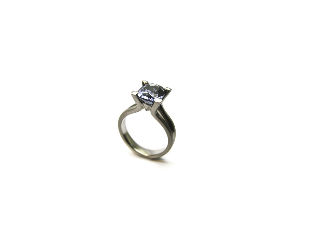 Fabian Blaser Ring in Palladium mit Spinell
