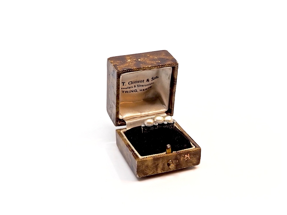 Fabian Blaser Vintage Ring in Weissgold mit Perlen und Brillanten