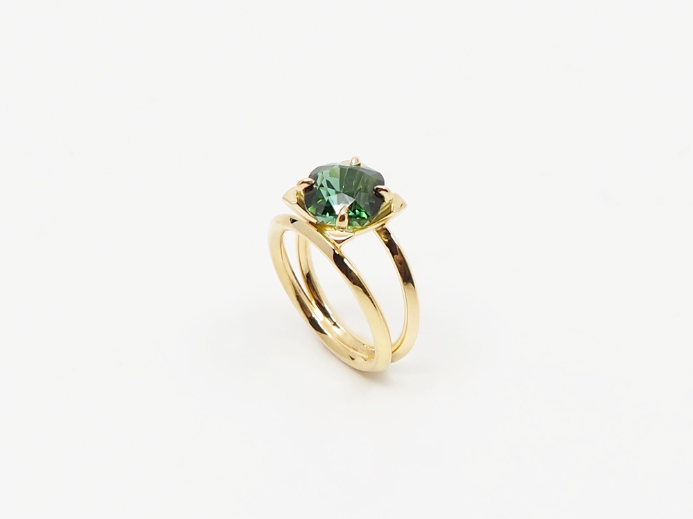 Ring in Gelbgold mit Turmalin "Deep green" 3.6 ct.