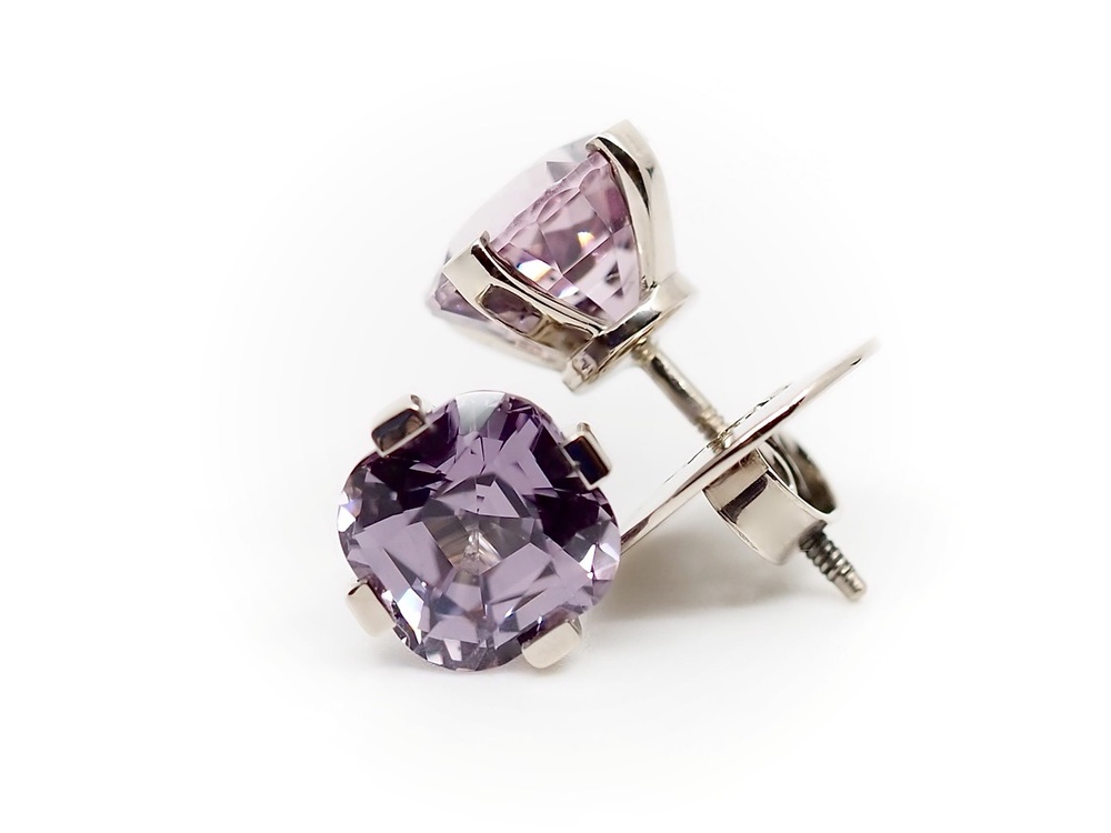 Fabian Blaser Schmuck Ohrstecker Weissgold Spinell Burma