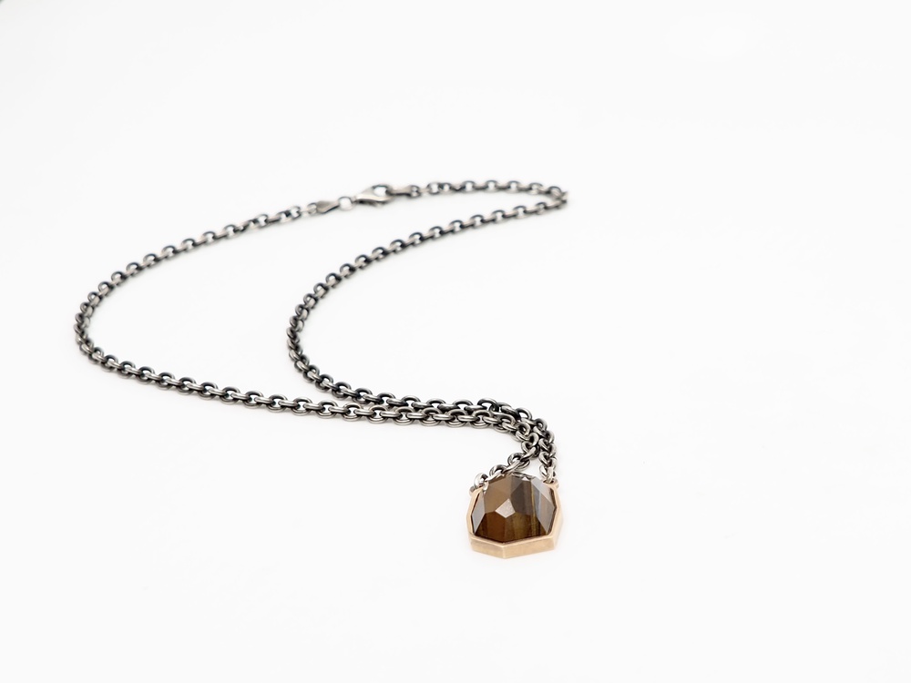 Fabian Blaser Collier mit Tigerauge Rotgold