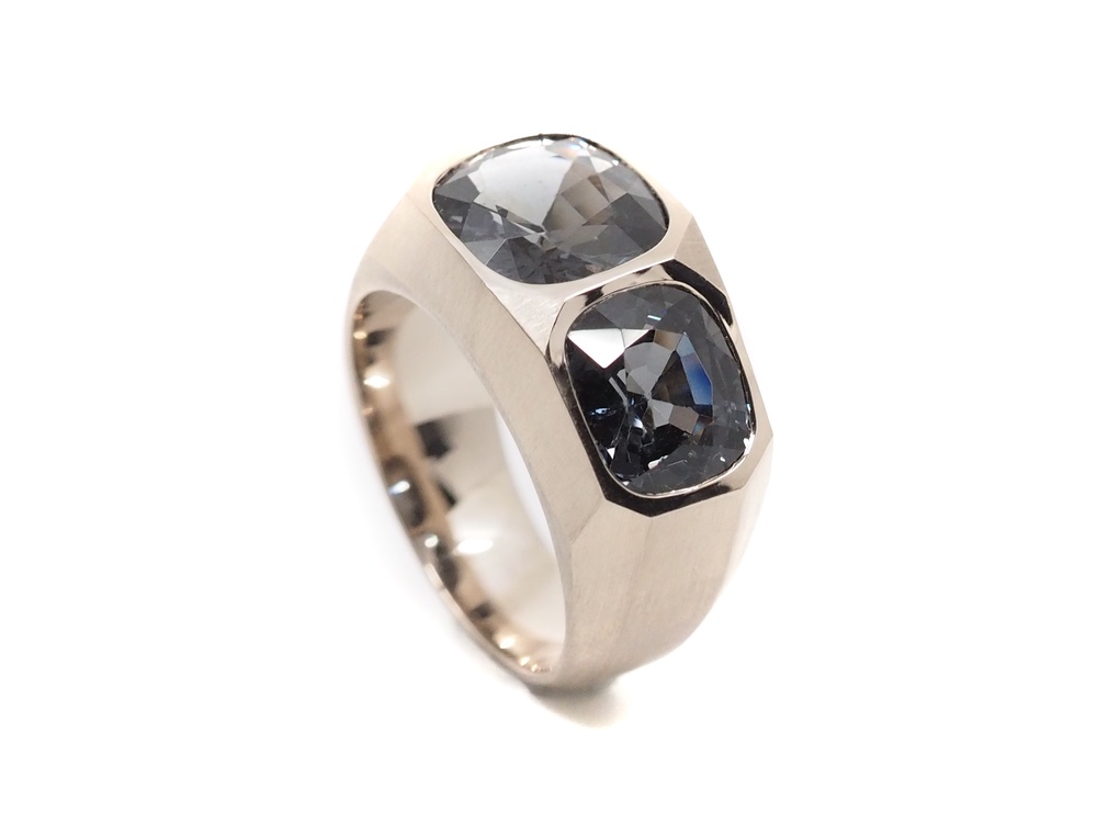 Fabian Blaser Ring in Champagner-farbenen Gold mit Spinellen, über 6 ct.