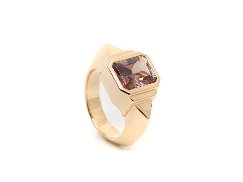 Fabian Blaser. Ring in Rosegold mit Zirkon über 5 ct.