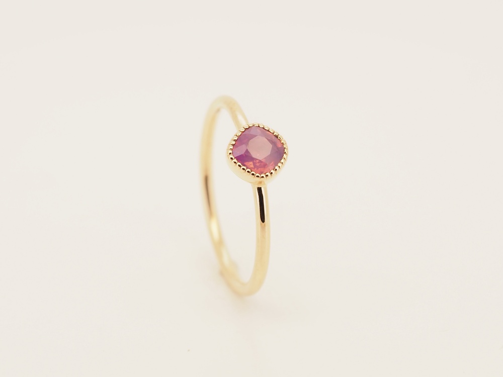 Fabian Blaser Ring in Roségold mit pinkem Silky Sapphire aus Vietnam