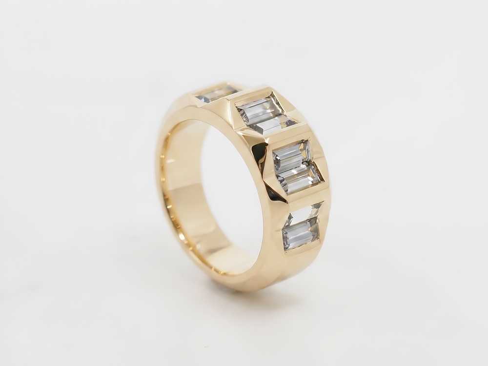 Fingerring mit Spinellen, Bague en or rose avec des spinelles, Fabian Blaser