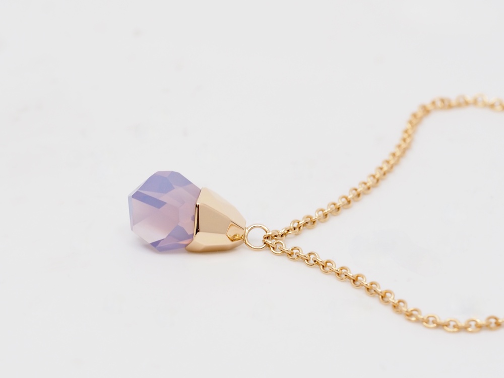 Collier en or rose avec quartz violet