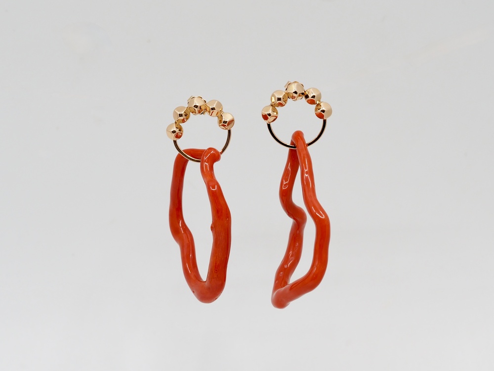 Boucles d'oreilles en or rose avec corail Fabian Blaser
